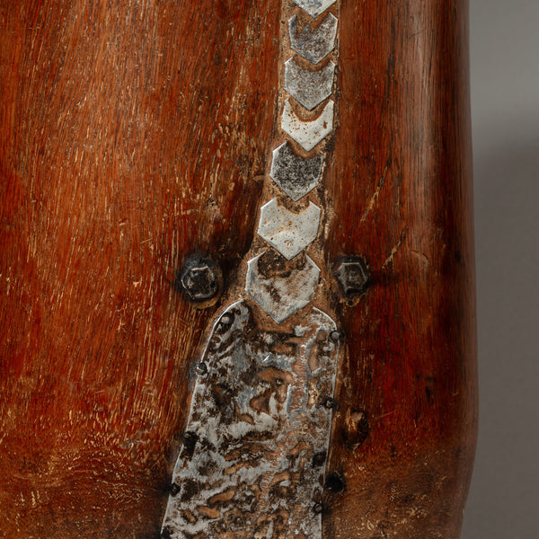 A LARGE  CHUNKY HONEY POT WITH METAL INDIGENOUS REPAIRS FROM THE TUTSI TRIBE OF RWANDA ( No 4608 )