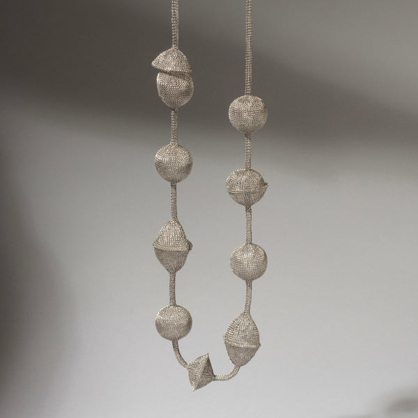 A FINELY WOVEN WIRE NECKLACE, SUMBA, INDONESIA ( No 4583)l