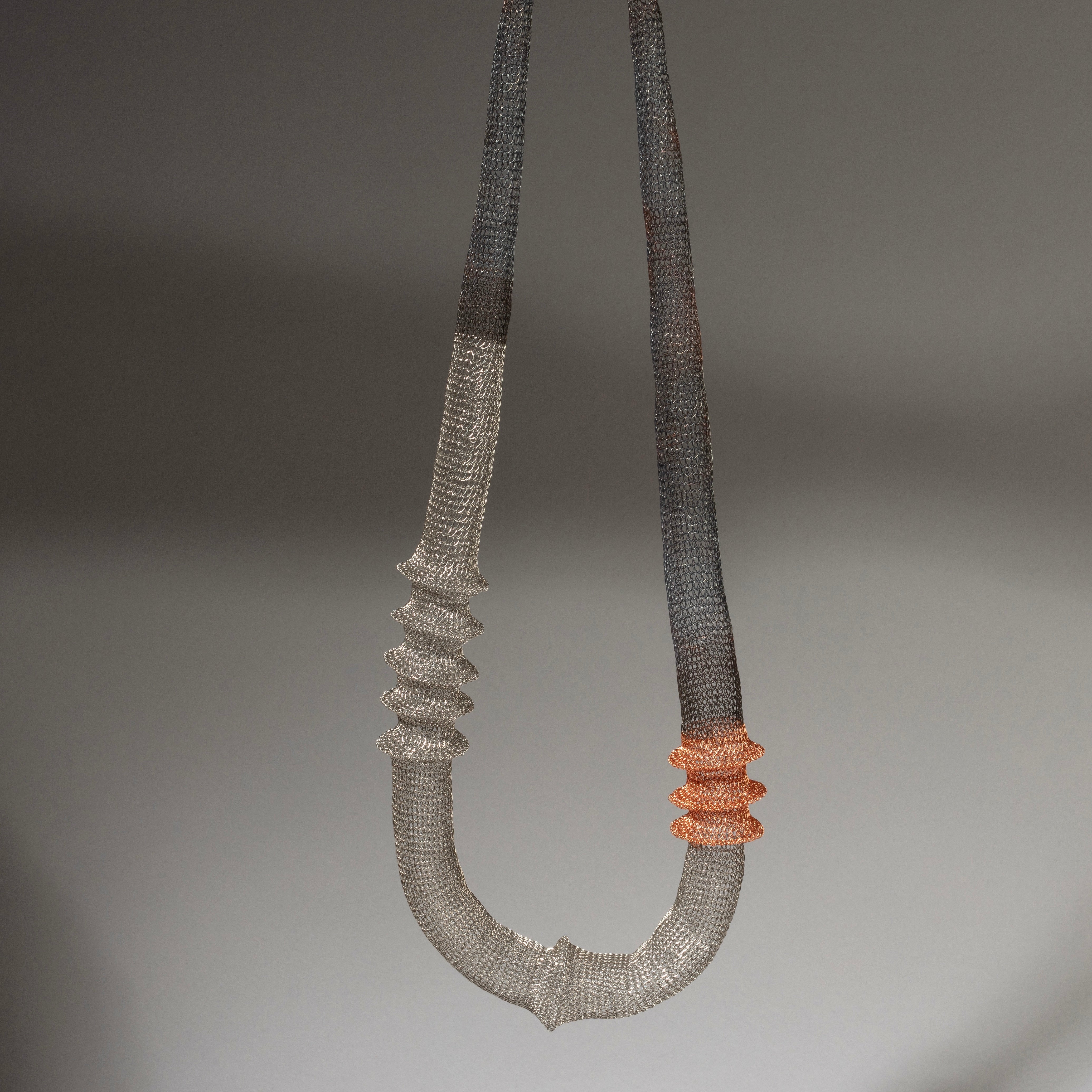 A SOPHISTICATED, EASY TO WEAR, WOVEN WIRE NECKLACE, SUMBA, INDONESIA ( No 4584 )