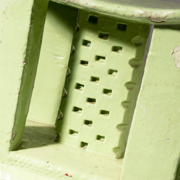 A RARE PRETTY GREEN STOOL FROM EWE TRIBE OF GHANA  ( No 4640)