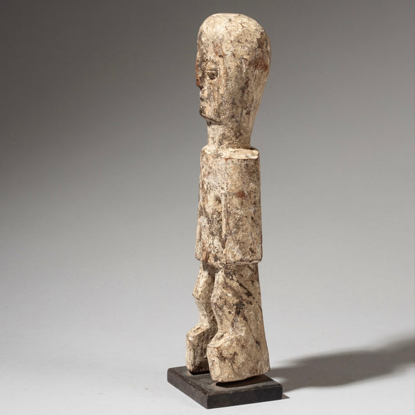 A CHUNKY  GEOMETRIC ADAN ANCESTOR FIGURE FROM GHANA ( No 4592 )