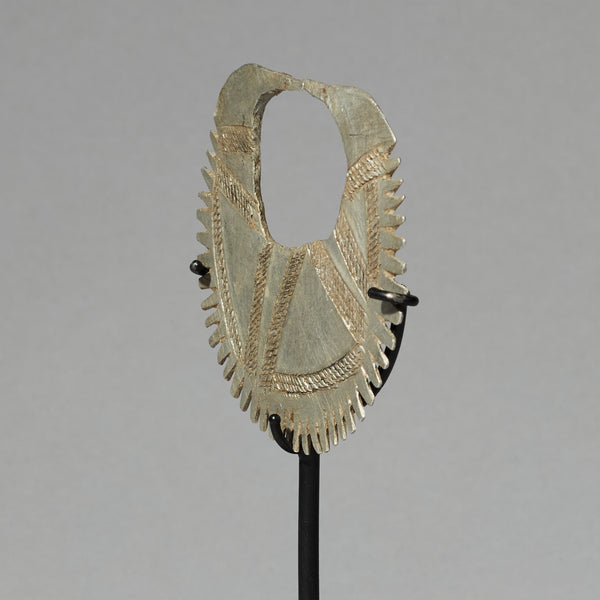 A LOVELY RECYCLED ALUMINIUM EARRING FROM KAMBA PEOPLE OF KENYA ( No 4692)