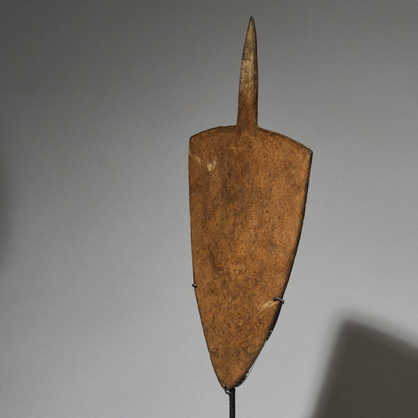 A SIMPLE IRON HOE CURRENCY FROM KIRDI TRIBE OF CAMEROON, WEST AFRICA( No 4706 )