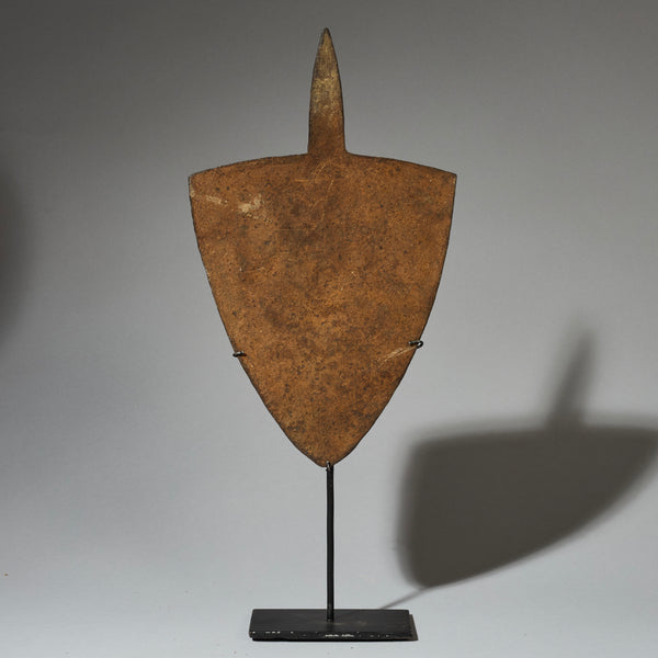 A SIMPLE IRON HOE CURRENCY FROM KIRDI TRIBE OF CAMEROON, WEST AFRICA( No 4706 )