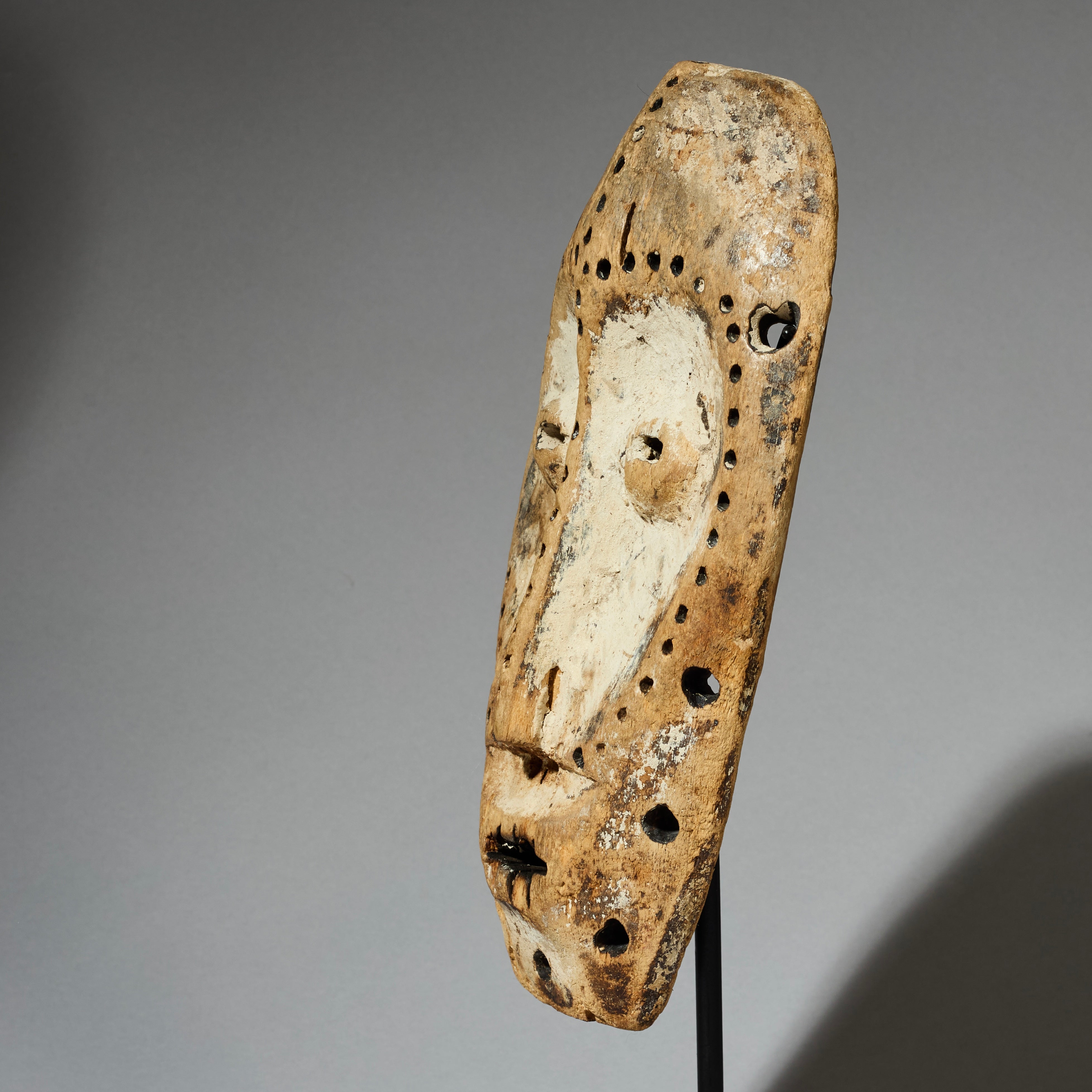 A CHARACTER MASK FROM LEGA TRIBE, CONGO ( No 4719 )