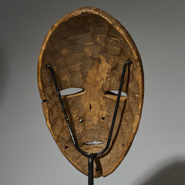A SERENE LEGA TRIBE MASK FROM CONGO ( No 4688)