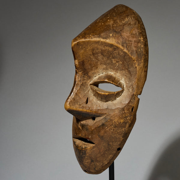 A SERENE LEGA TRIBE MASK FROM CONGO ( No 4688)