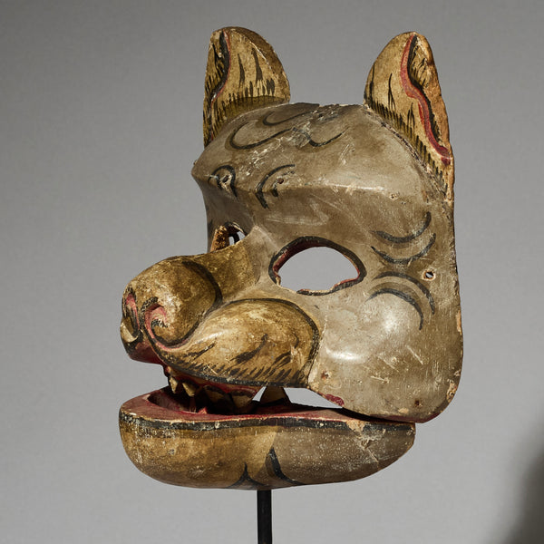 AN ADORABLE CAT-LIKE TOPENG MASK FROM JAVA INDONESIA ( No 4725)