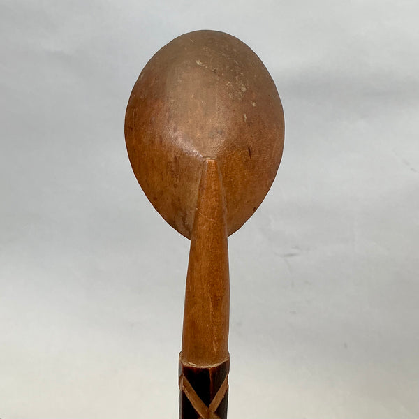 A WELL PATINATED ZULU SPOON , EX UK COLLECTION [ No 4732 )