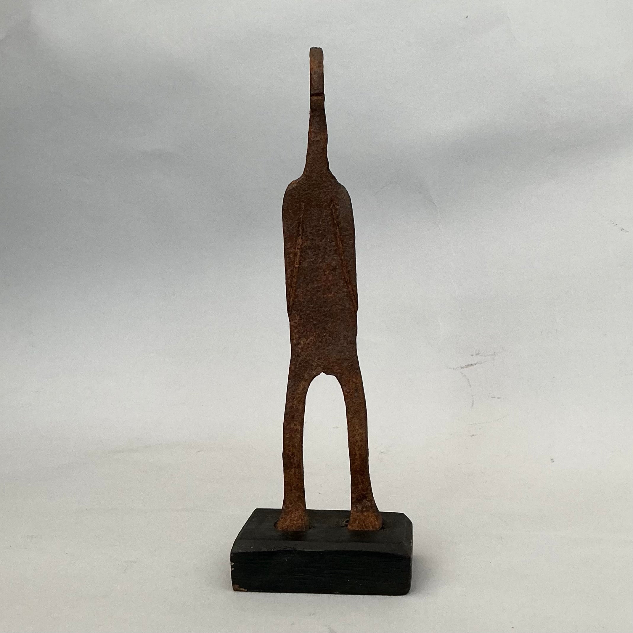 A ELEGANT IRON FIGURE , FROM LOBI TRIBE BURKINA FASO ( No 4715 )