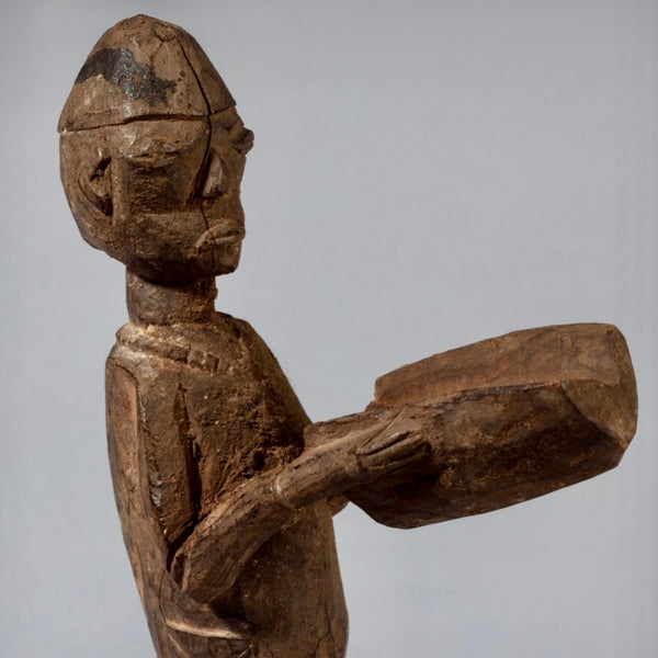 A UNIQUE LOBI ALTAR FIGURE  WITH BOOK, BURKINA FASO( No 1445 )