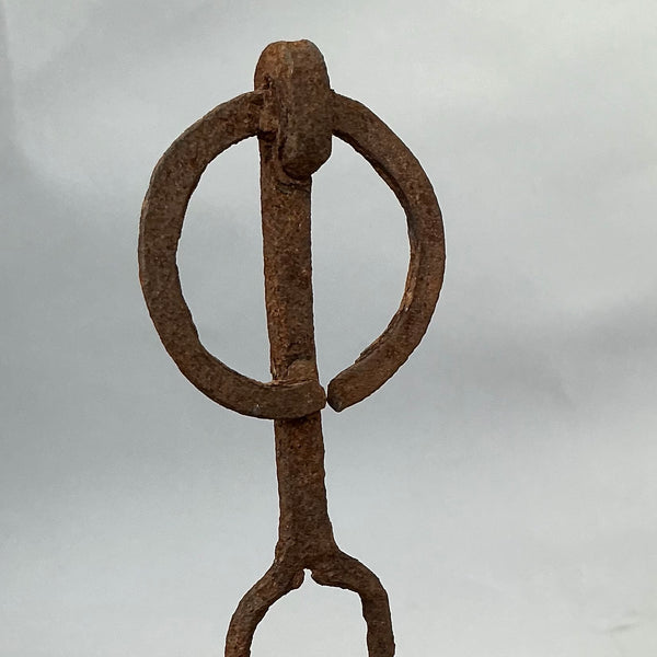 A SHAPELY IRON FIGURE , FROM LOBI TRIBE BURKINA FASO ( No 4717 )