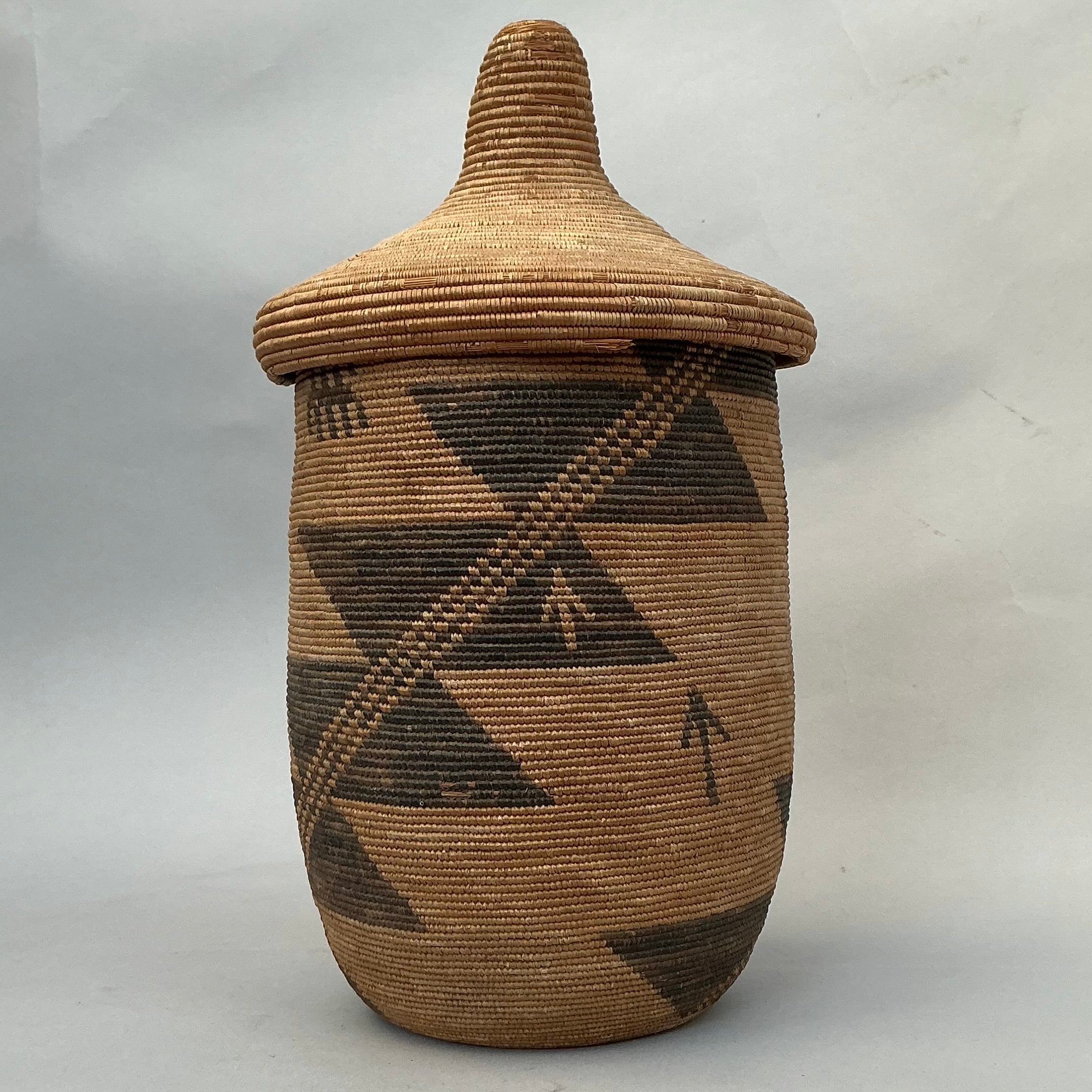 A FINE, RARE + FABULOUS FIBRE BASKET WITH LID FROM TUTSI TRIBE RWANDA ( No 4735 )