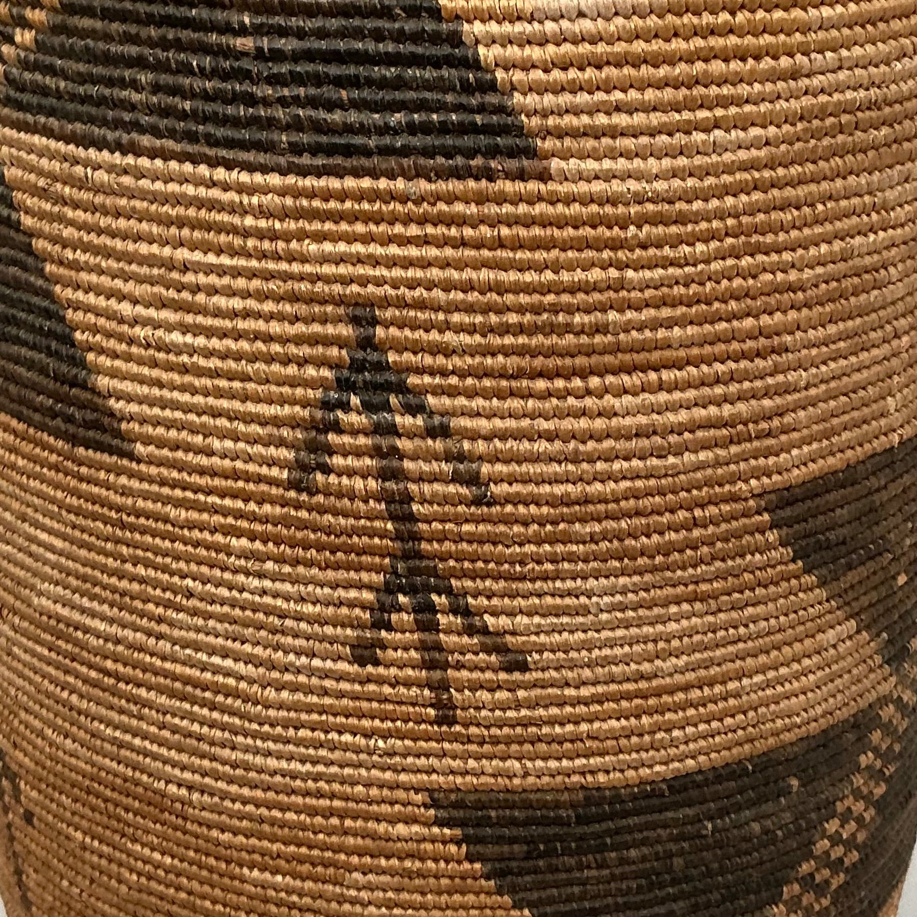 A FINE, RARE + FABULOUS FIBRE BASKET WITH LID FROM TUTSI TRIBE RWANDA ( No 4735 )