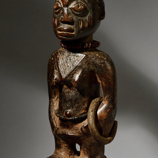 A LOVELY OLD  IBEJI, EX UK COLL. YORUBA TRIBE OF NIGERIA ( No 4899)