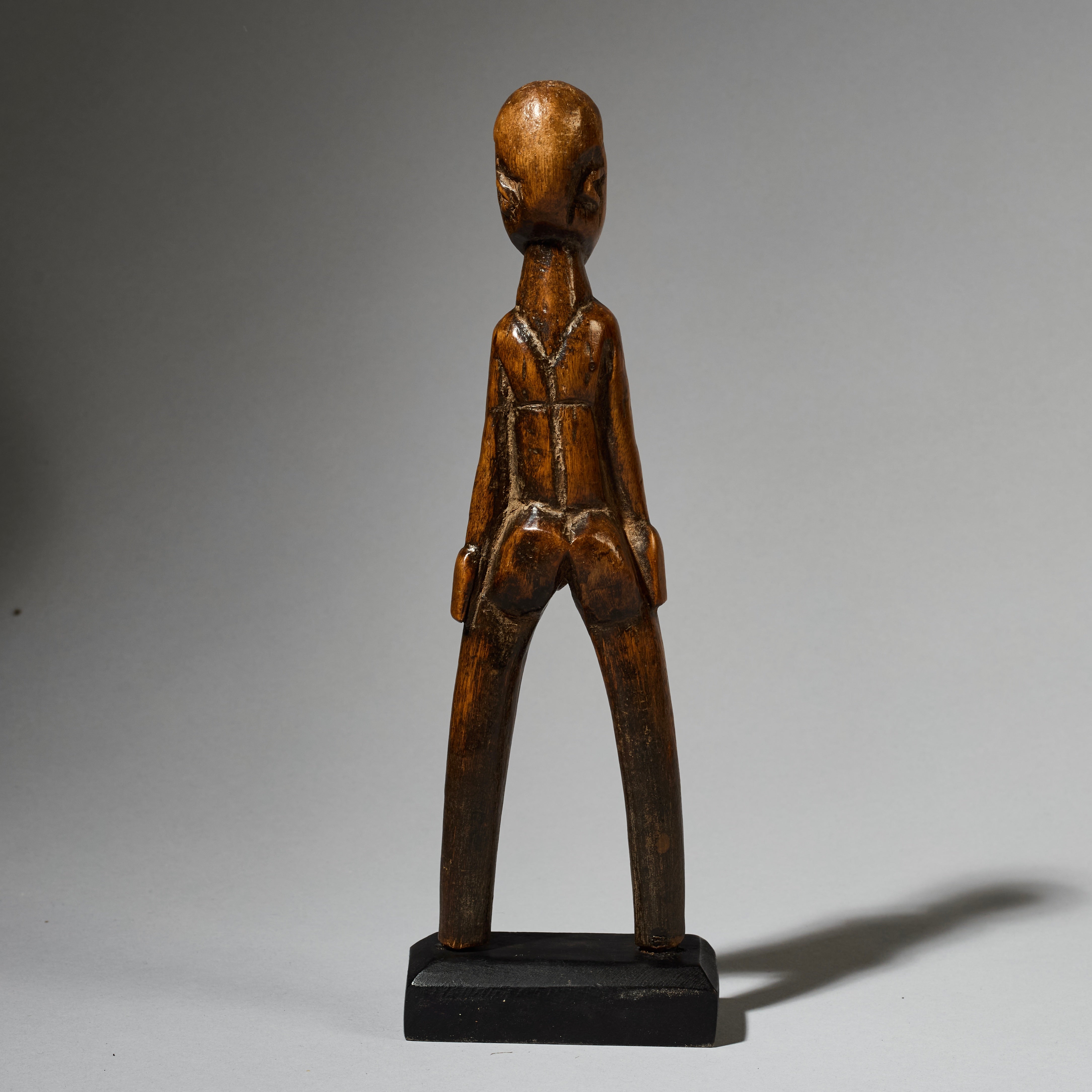 A CHARMING FIGURATIVE CATAPULT FROM LOBI TRIBE OF THE IVORY COAST, W.AFRICA ( No 4932 )