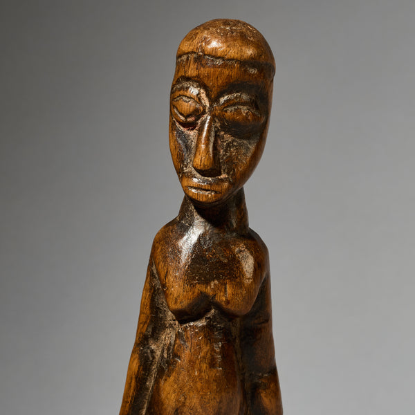 A CHARMING FIGURATIVE CATAPULT FROM LOBI TRIBE OF THE IVORY COAST, W.AFRICA ( No 4932 )