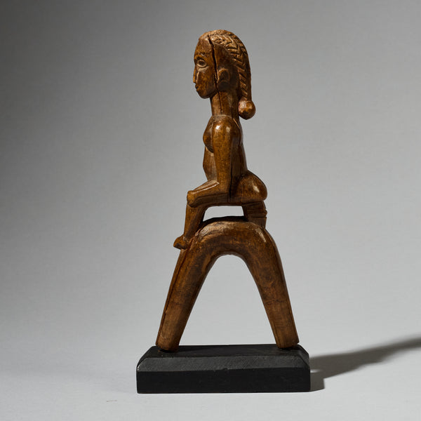 Reserved SJ A ELEGANT BAULE TRIBE CATAPULT , IVORY COAST (  No 4752 )