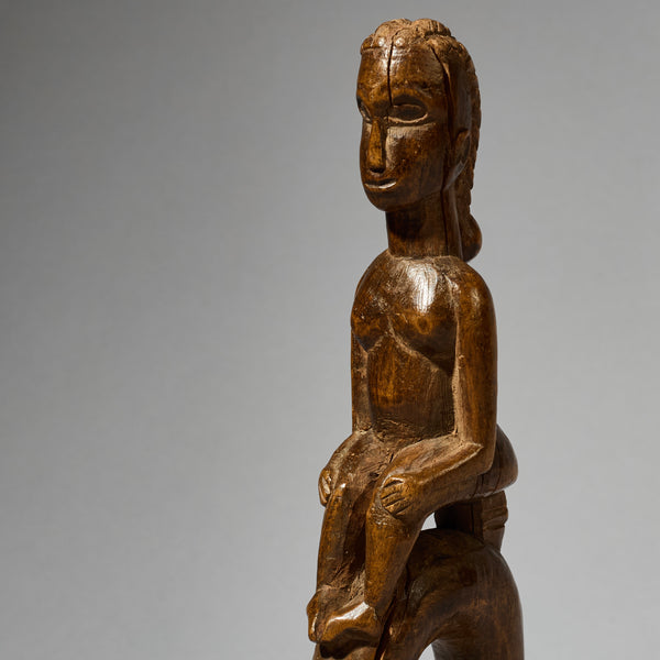 Reserved SJ A ELEGANT BAULE TRIBE CATAPULT , IVORY COAST (  No 4752 )