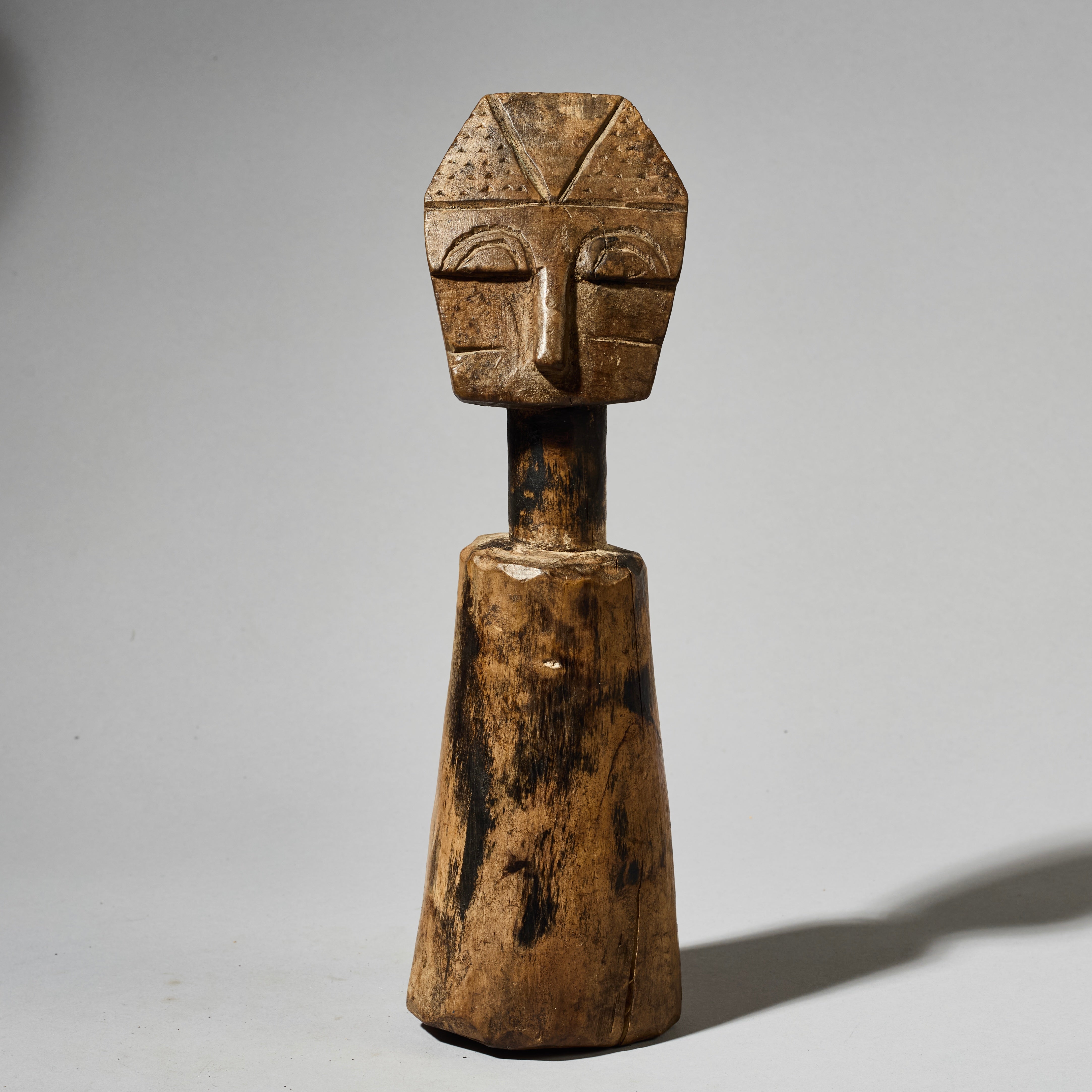 A CHUNKY  DOLL FROM THE FANTE TRIBE OF GHANA ( No 4907 )
