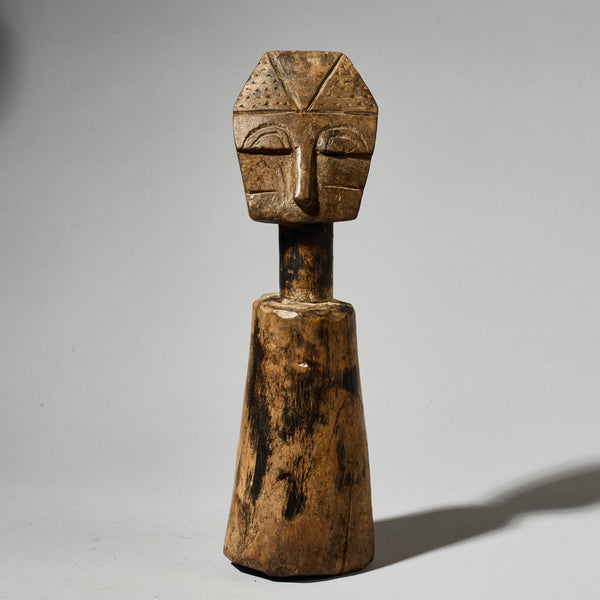 A CHUNKY  DOLL FROM THE FANTE TRIBE OF GHANA ( No 4907 )