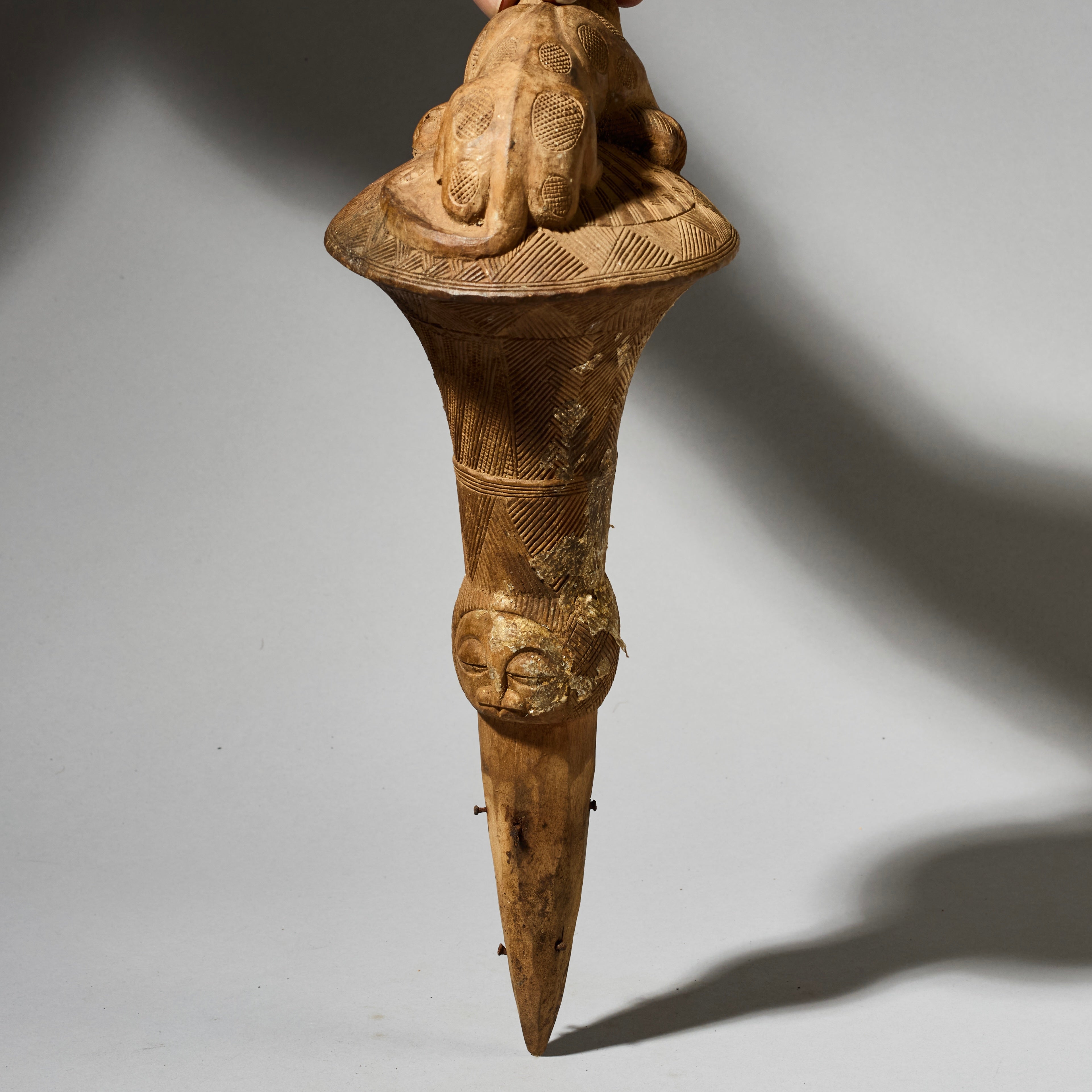 A FINE BAULE FLY WHISK EX GOLD LEAF,IVORY COAST W. AFRICA (No 4906 )