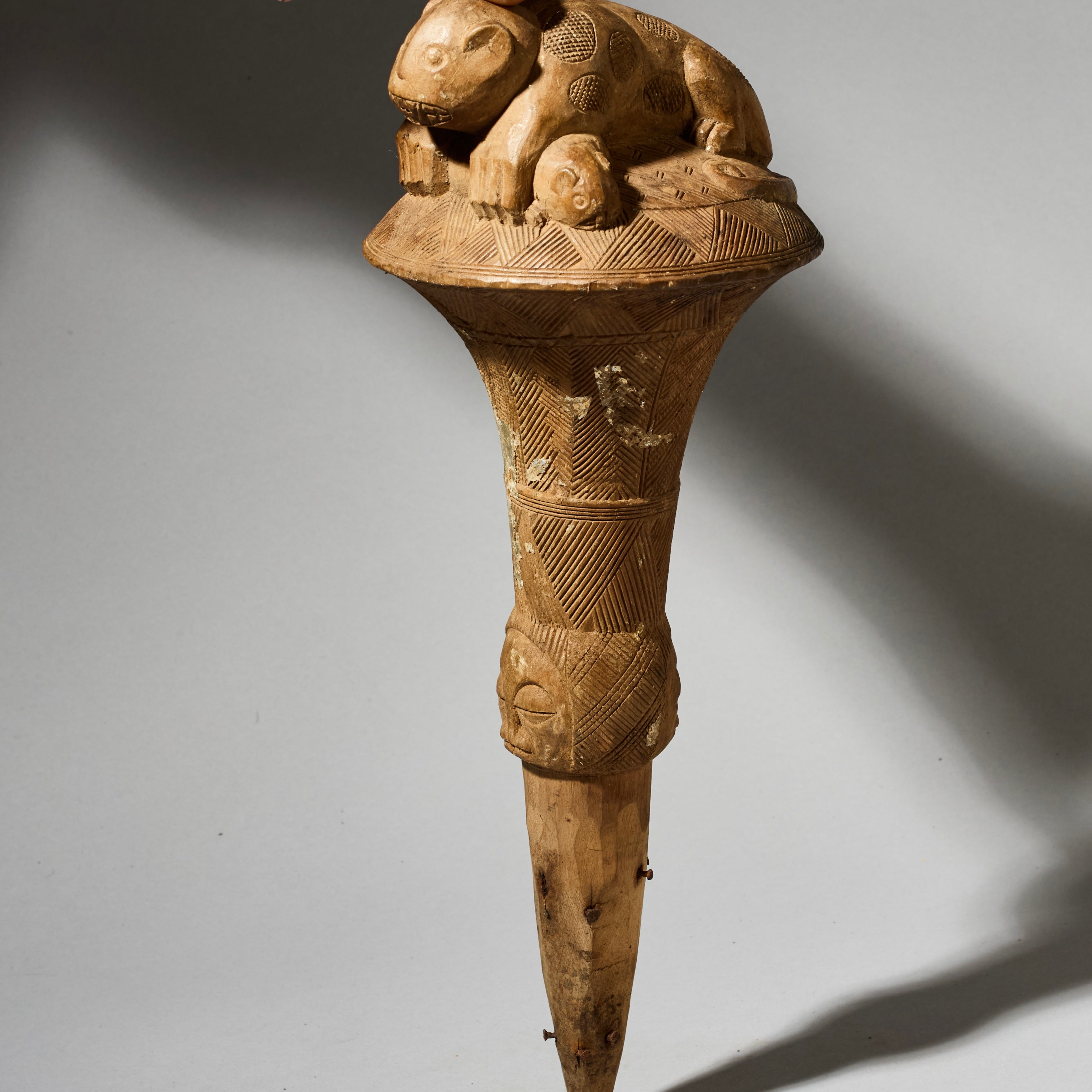 A FINE BAULE FLY WHISK EX GOLD LEAF,IVORY COAST W. AFRICA (No 4906 )