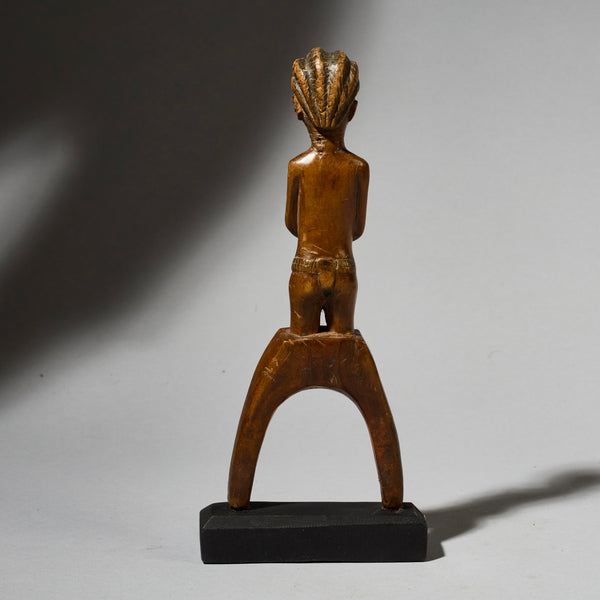 Sold SJ A WELL PATINATED BAULE TRIBE CATAPULT , IVORY COAST (  No 4751 )