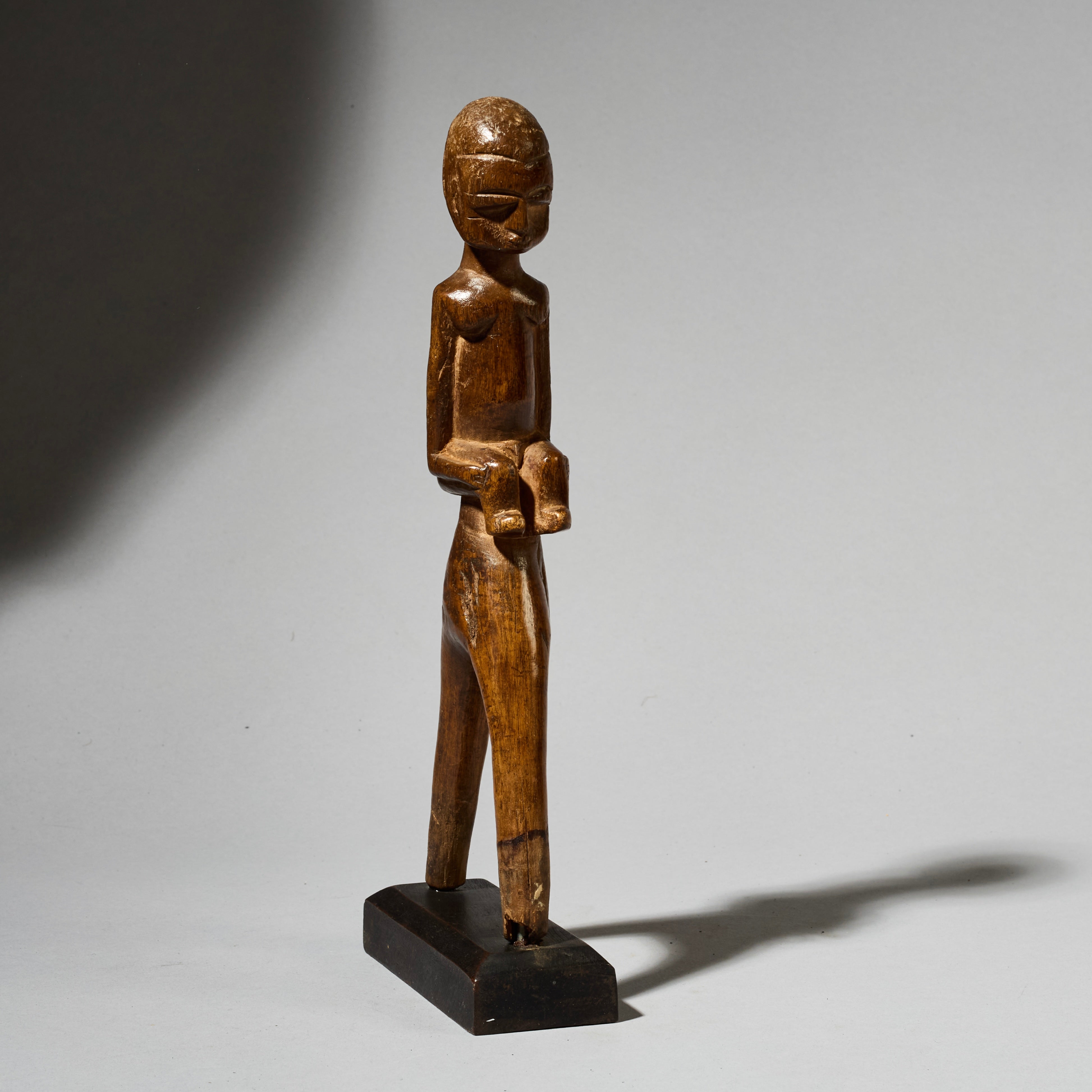 A CUBIST +QUAINT LOBI FIGURATIVE CATAPULT FROM THE IVORY COAST, W.AFRICA ( No 4887 )