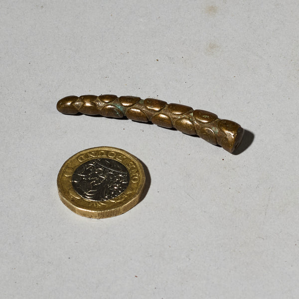 A SMOOTH LONG  18THC/19THC AXE AKAN GOLD MEASURING WEIGHT (No 4750 )