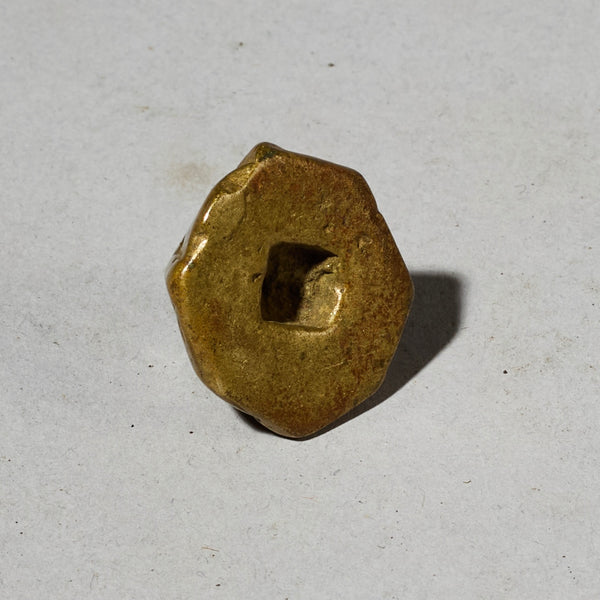A NICE  18THC/19THC AXE AKAN GOLD MEASURING WEIGHT (No 4749)