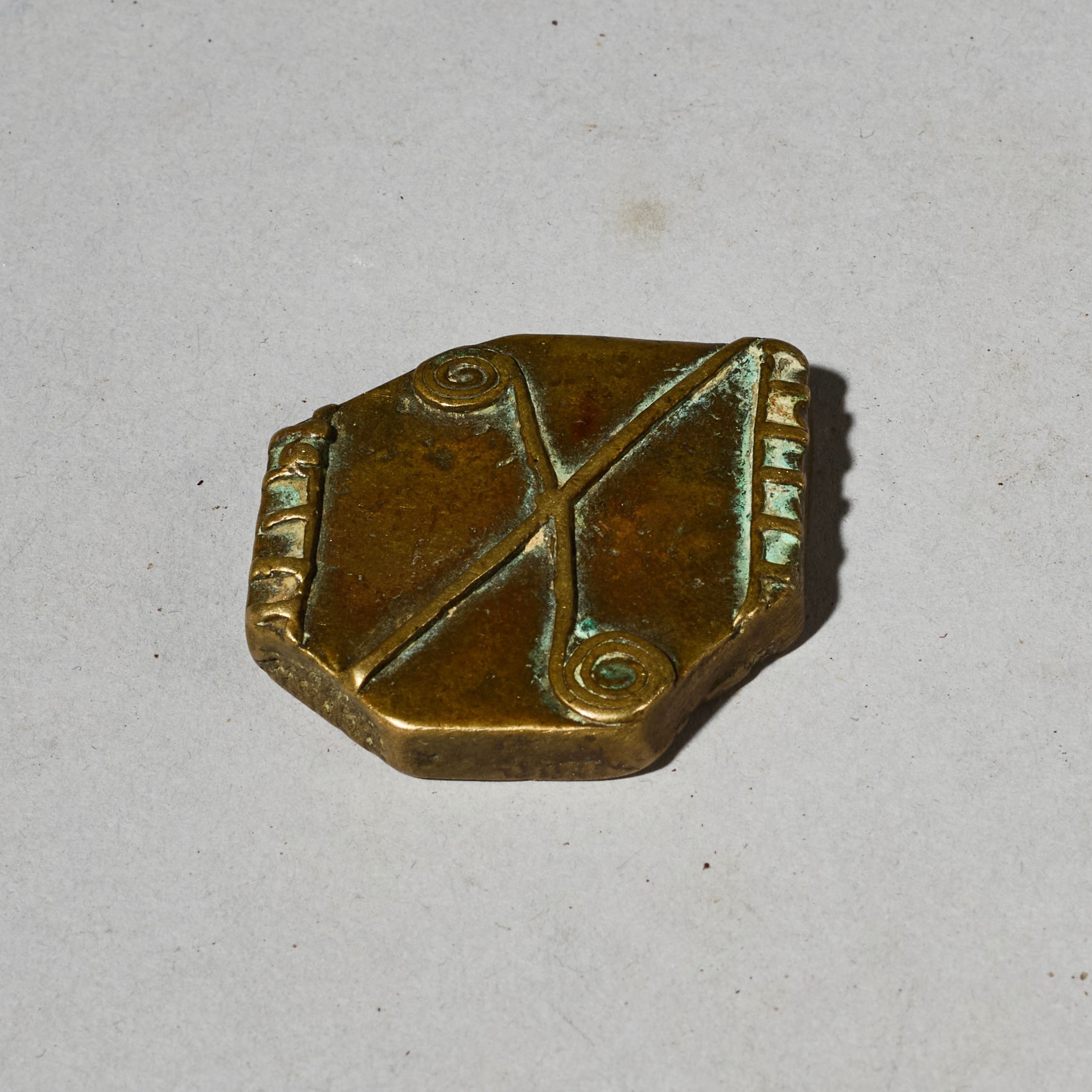 AN UNUSUAL GEOMETRIC  19THC AKAN GOLD MEASURING WEIGHT ( No 4935)
