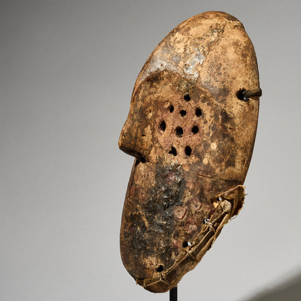 A POWERFUL  MASK FROM LEGA TRIBE,  CONGO ( No 4951