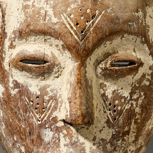 A SERENE LEGA TRIBE MASK FROM CONGO ( No 4952)