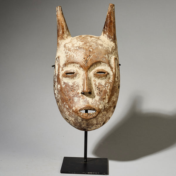 A SERENE LEGA TRIBE MASK FROM CONGO ( No 4952)