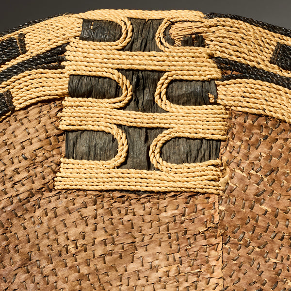 A STUNNING ANTIQUE BARK BOTTOM COVER, EX UK COLL. MANGBETU  TRIBE OF THE CONGO( No 4964 )