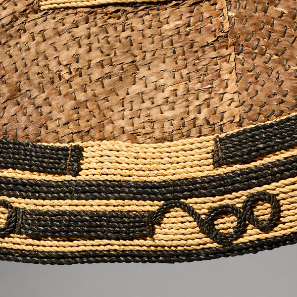 A STUNNING ANTIQUE BARK BOTTOM COVER, EX UK COLL. MANGBETU  TRIBE OF THE CONGO( No 4964 )