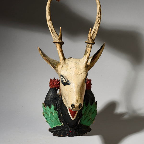 A FOLKISH HINDU DEER SCULPTURE FROM INDONESIA  ( No 4946)