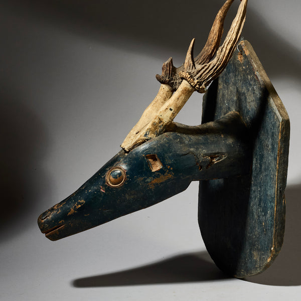 A CHARMING BLUE HINDU DEER SCULPTURE FROM INDONESIA  ( No 4944)