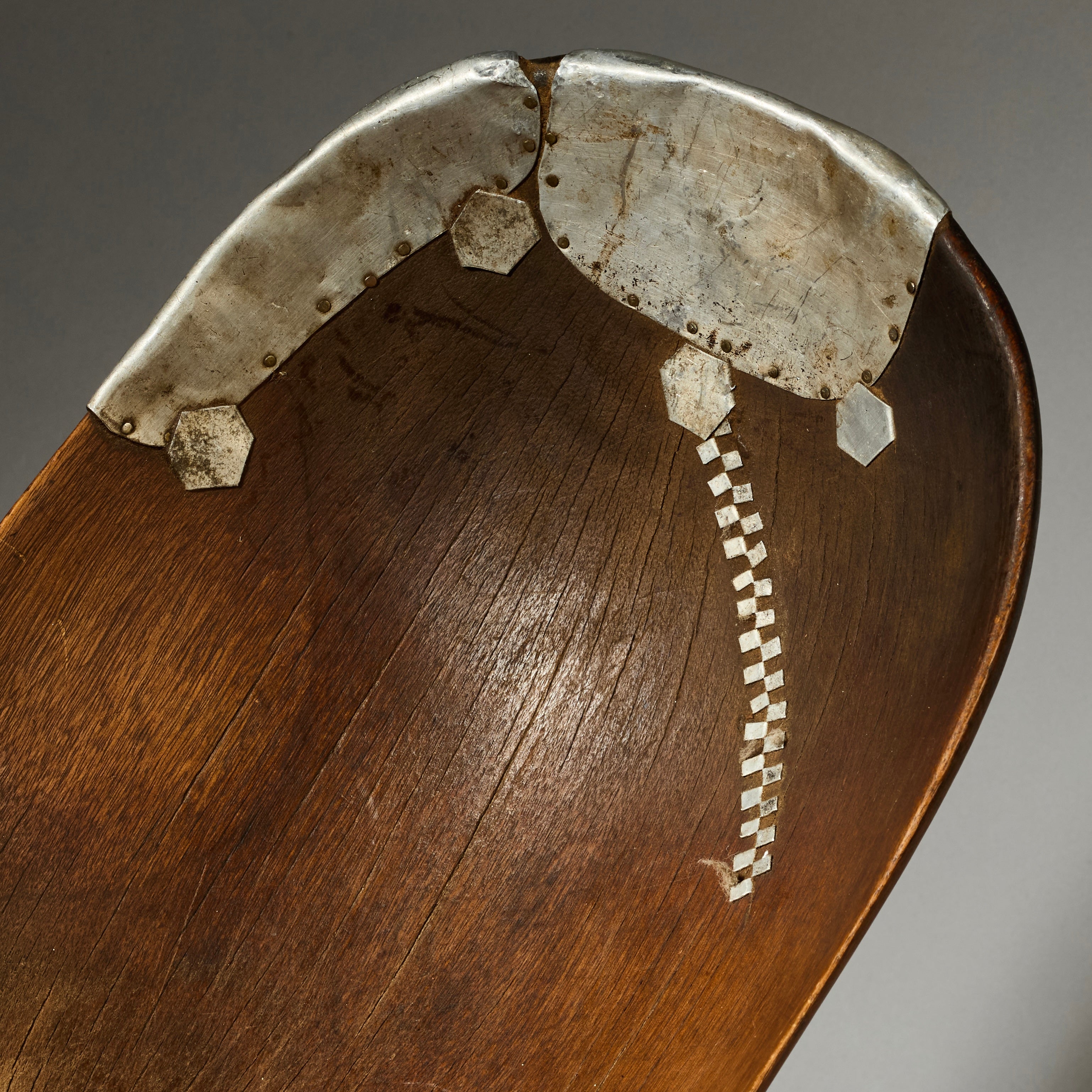 A LUSCIOUS WOODEN BOWL, TUTSI TRIBE RWANDA ( No 4898 )