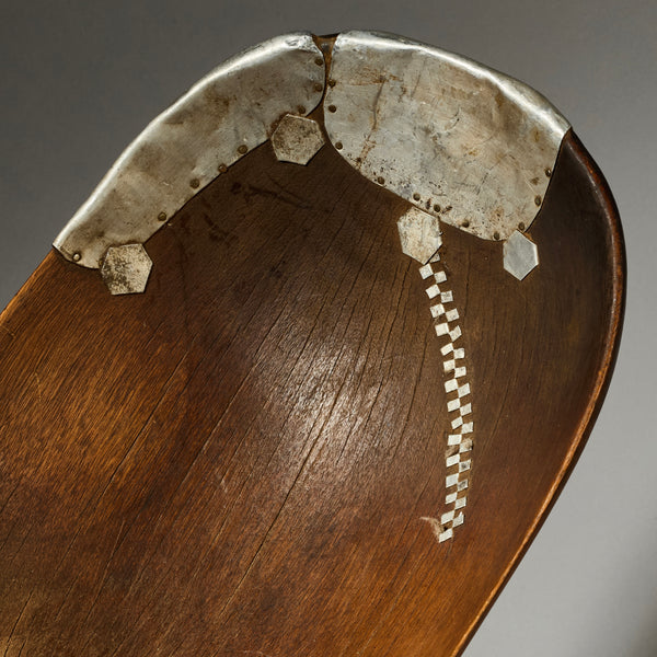 A LUSCIOUS WOODEN BOWL, TUTSI TRIBE RWANDA ( No 4898 )