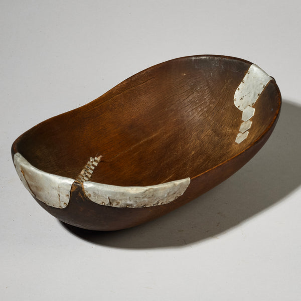 A LUSCIOUS WOODEN BOWL, TUTSI TRIBE RWANDA ( No 4898 )