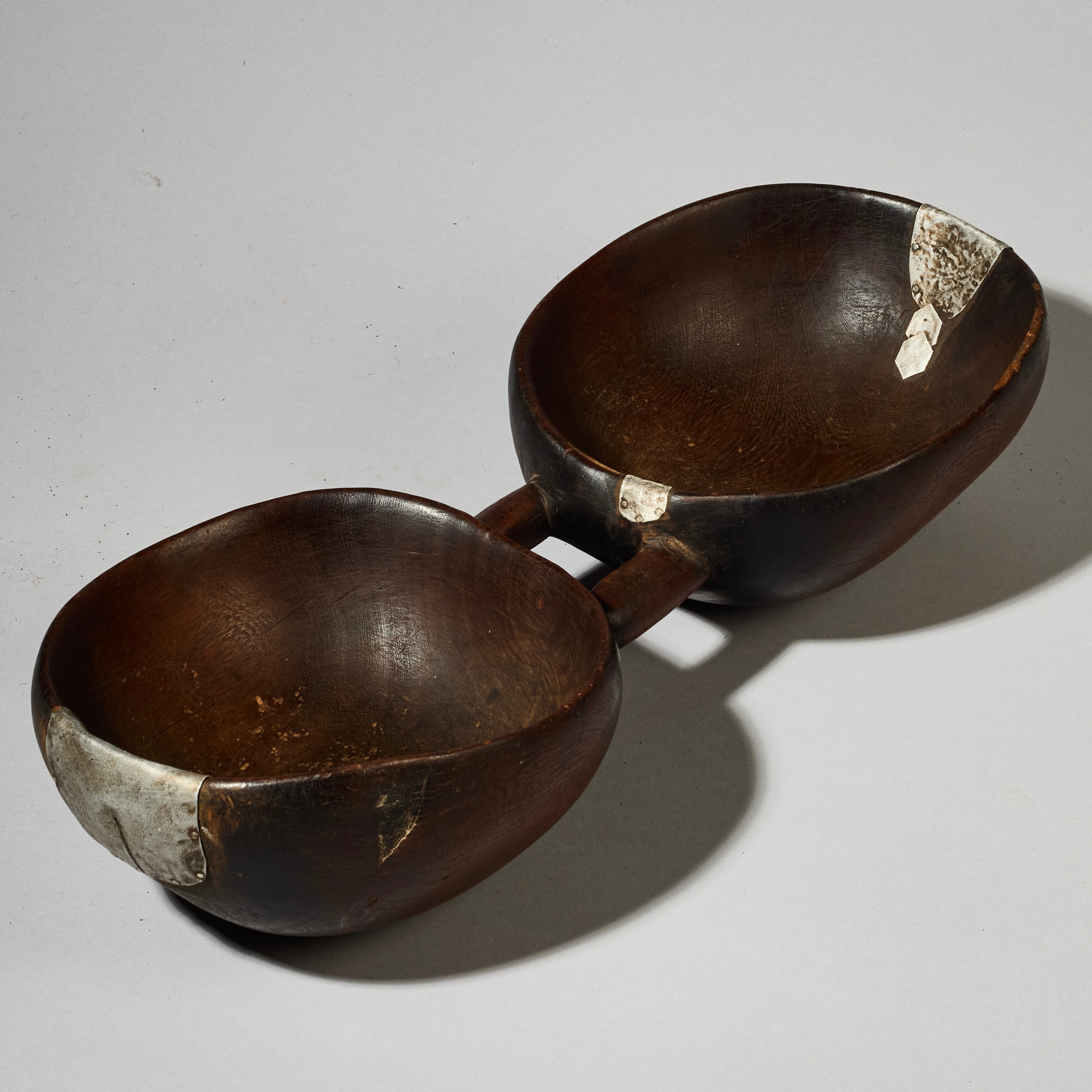 AN ARTISTIC DOUBLE WOODEN  BOWL FROM TUTSI TRIBE RWANDA (  No 4740 )
