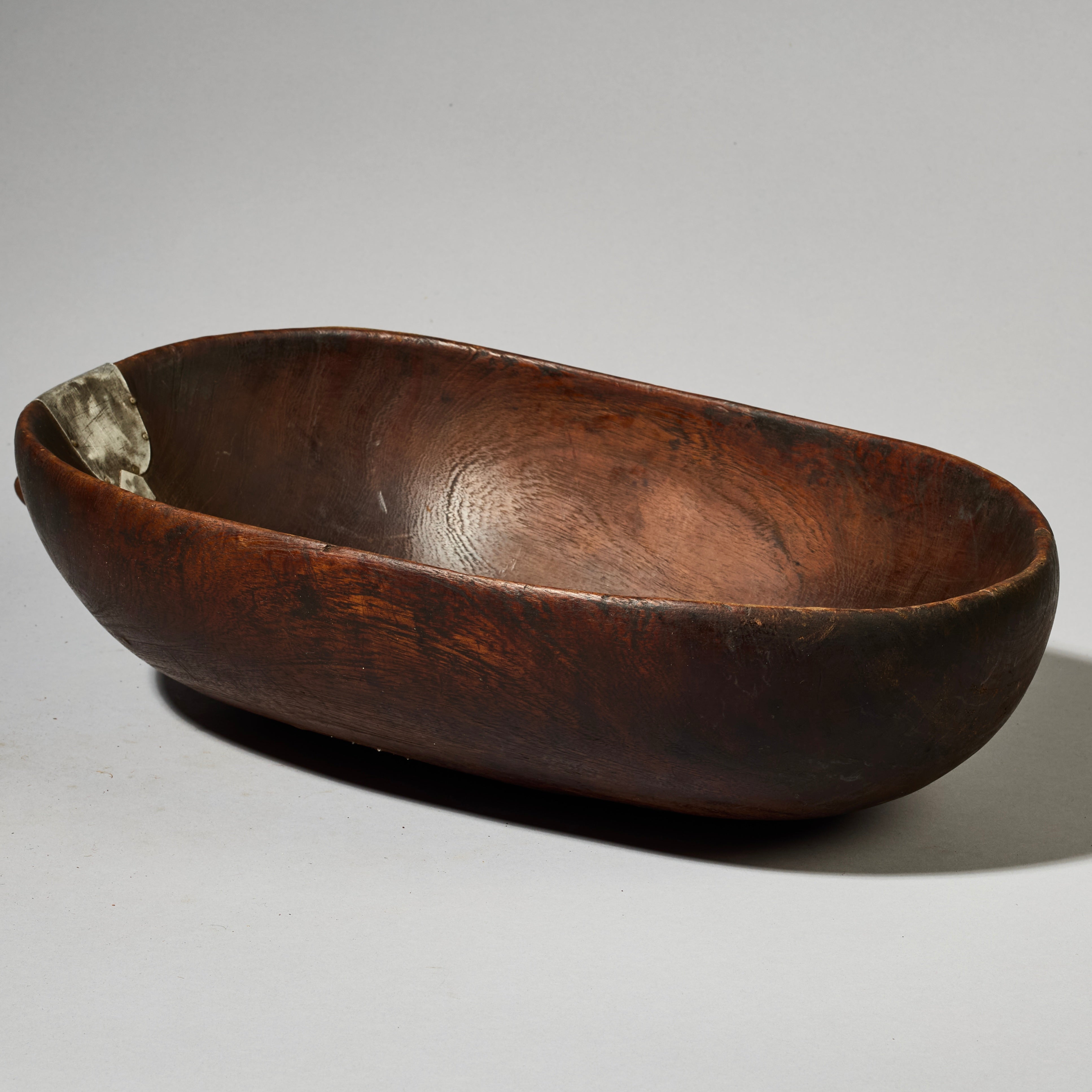 AN INGENIOUSLY REPAIRED WOODEN BOWL, TUTSI TRIBE RWANDA ( No 4897 )