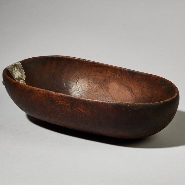 AN INGENIOUSLY REPAIRED WOODEN BOWL, TUTSI TRIBE RWANDA ( No 4897 )