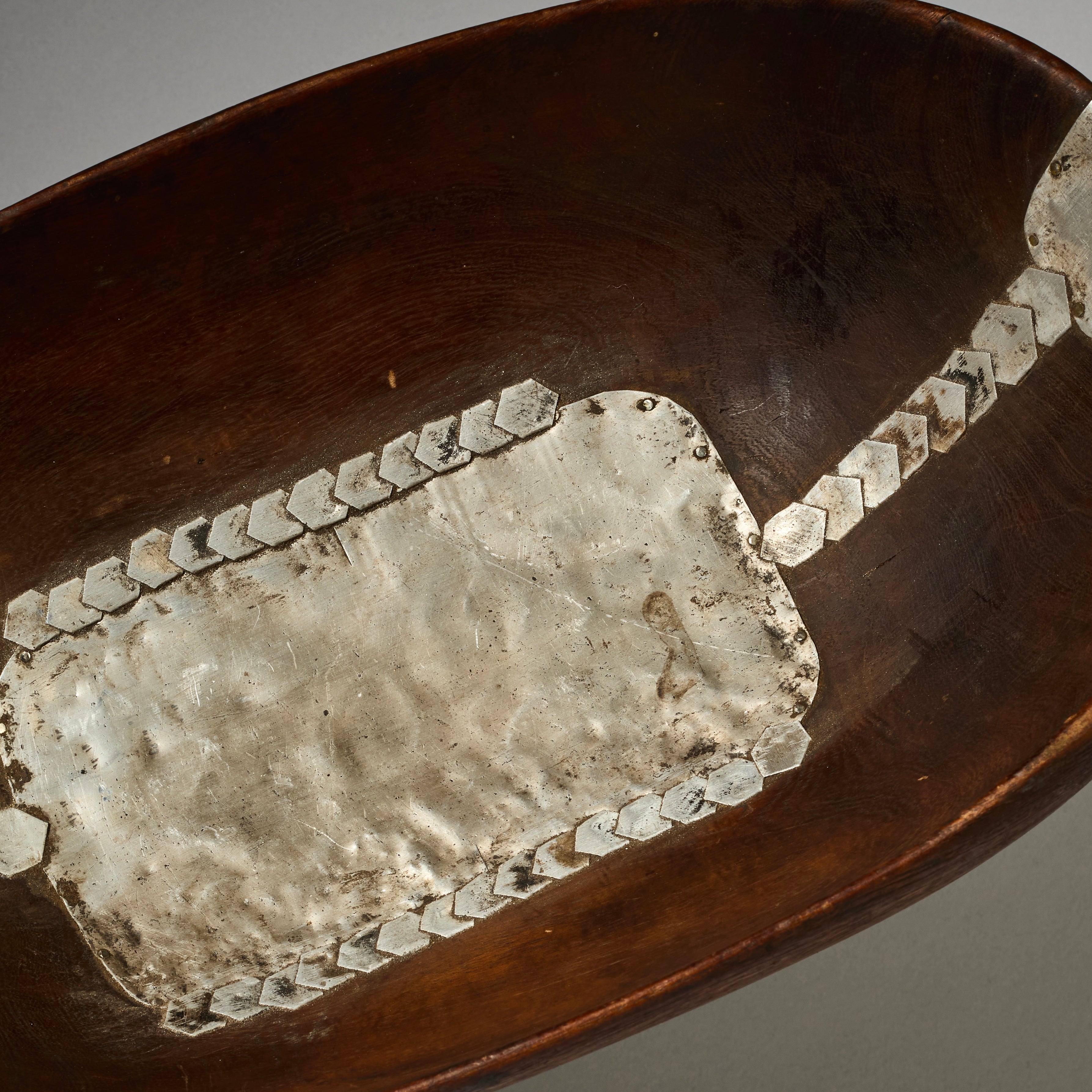 AN INGENIOUSLY REPAIRED WOODEN BOWL, TUTSI TRIBE RWANDA ( No 4897 )