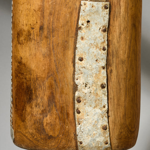 A HAND HEWN MEDIUM HONEY POT WITH METAL REPAIRS, TUTSI TRIBE RWANDA( No 4744 )