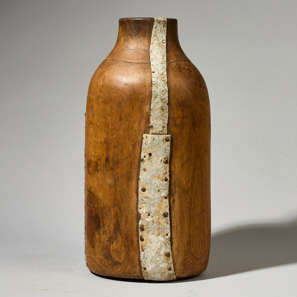 A HAND HEWN MEDIUM HONEY POT WITH METAL REPAIRS, TUTSI TRIBE RWANDA( No 4744 )
