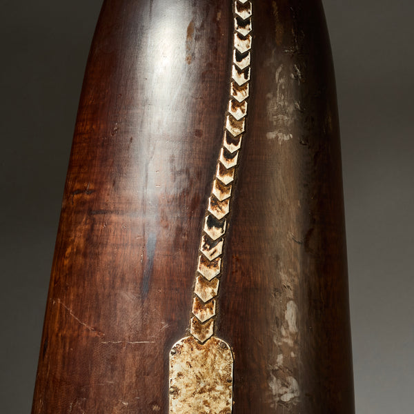 A SILKEN EXTRA TALL  POT FROM TUTSI TRIBE RWANDA( No 4760 )