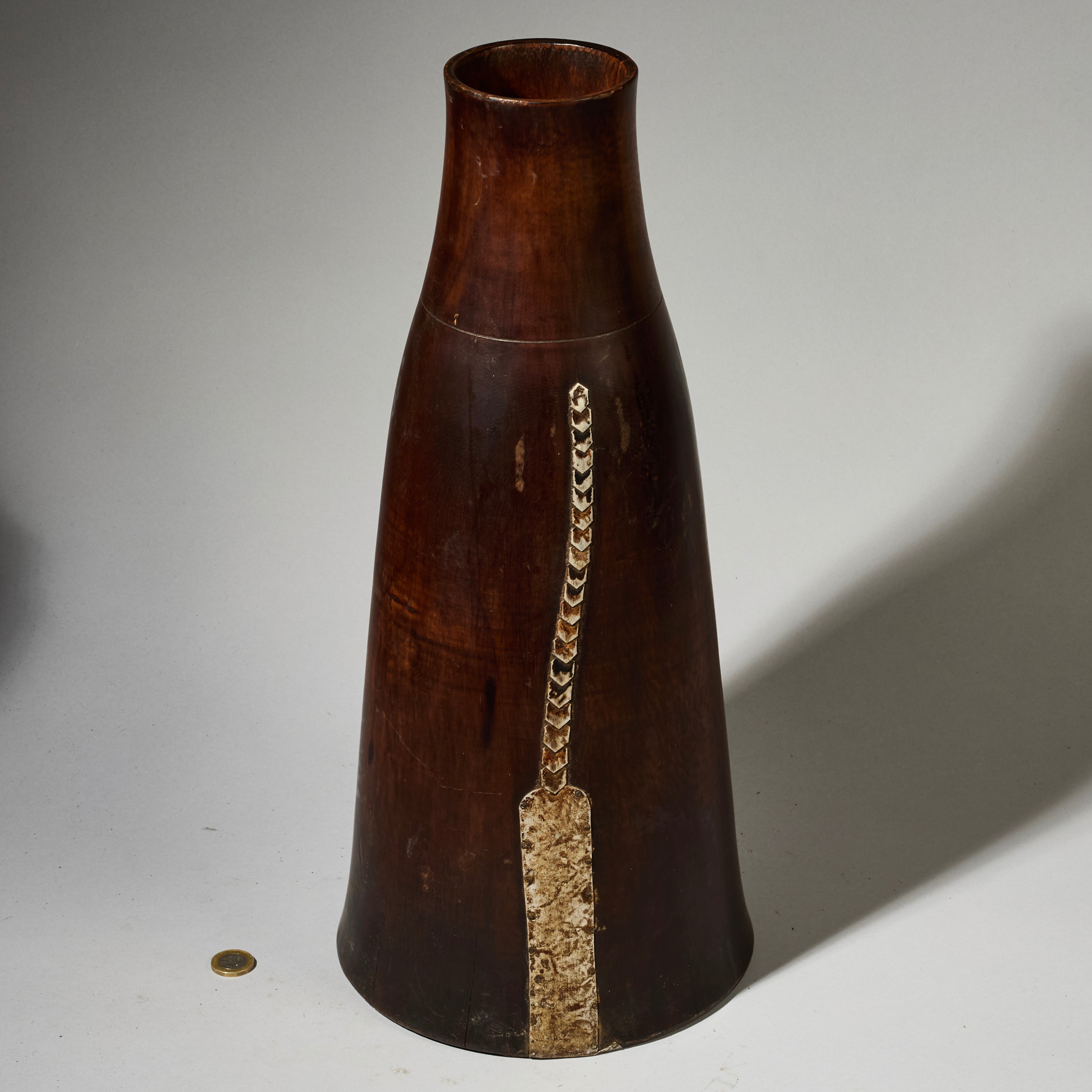 A SILKEN EXTRA TALL  POT FROM TUTSI TRIBE RWANDA( No 4760 )